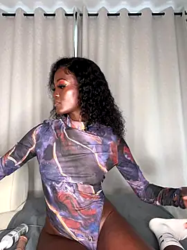 Snapshot of Fanclubbbbb chatting on 09.28.25 Fanclubbbbb online show from 09.28.25