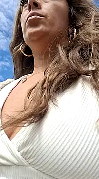 lauramcdowell1 online show from 12.10.24