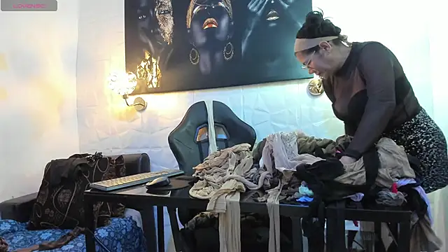 miss lucero1 online show from 10.11.25