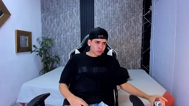 Mike 0233  online show from 09.24.25