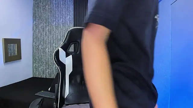 Mike 0233  online show from 12.20.25