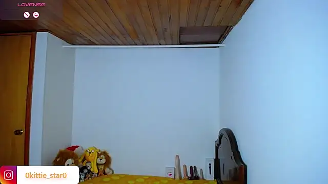 juli05star20 online show from 02.18.25