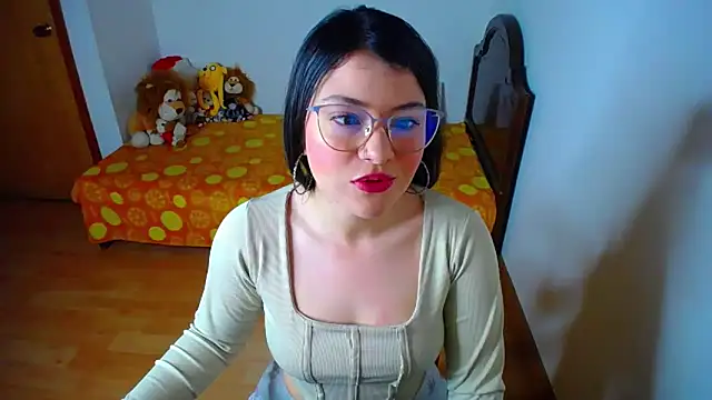 juli05star20 online show from 03.14.25