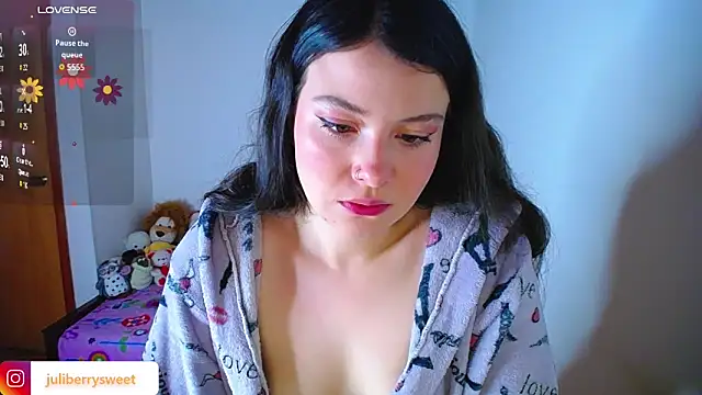 juli05star20 online show from 10.10.25