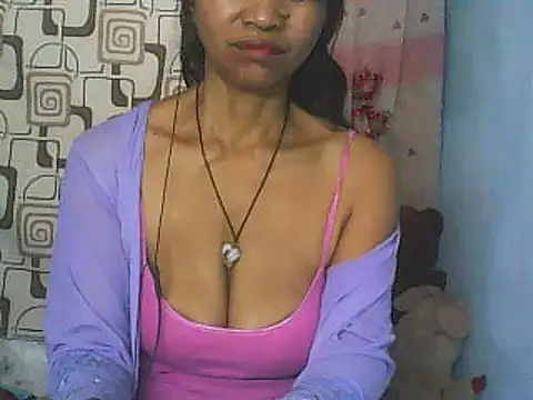 Snapshot of nene_belle chatting on 05.14.26 nene belle online show from 05.14.26