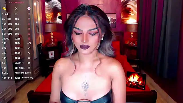 Snapshot of NatalyaFox chatting on 05.17.26 NatalyaFox online show from 05.17.26