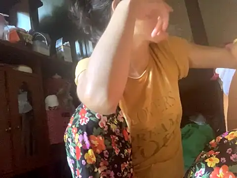 Snapshot of lilithanderson chatting on 09.25.25 lilithanderson online show from 09.25.25