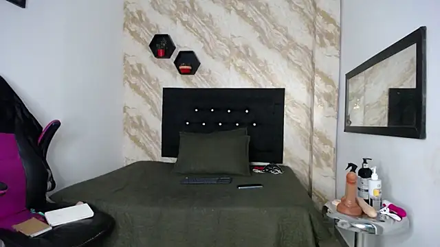 Snapshot of issa__love chatting on 06.05.26 issa love online show from 06.05.26
