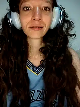 Snapshot of Lucy_cole chatting on 01.08.25 Lucy cole online show from 01.08.25