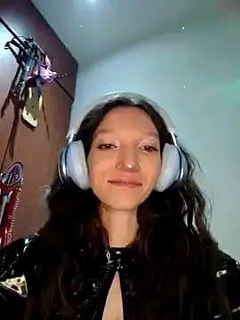 Snapshot of Lucy_cole chatting on 01.19.25 Lucy cole online show from 01.19.25