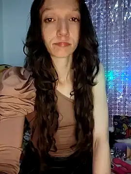 Snapshot of Lucy_cole chatting on 01.25.25 Lucy cole online show from 01.25.25