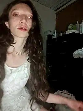 Snapshot of Lucy_cole chatting on 02.26.25 Lucy cole online show from 02.26.25