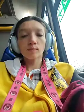 Snapshot of Lucy_cole chatting on 03.17.25 Lucy cole online show from 03.17.25