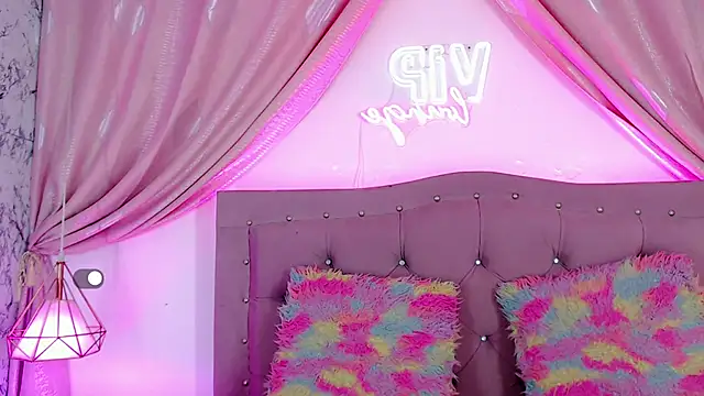 SexyJuliii21 online show from 12.12.24