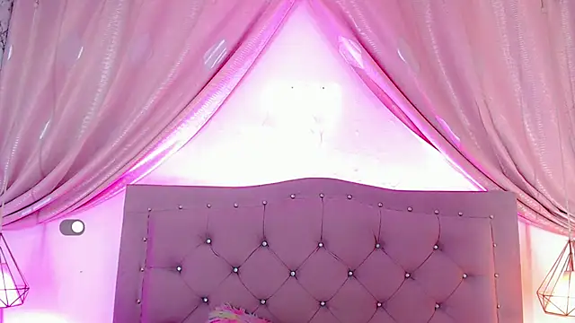 SexyJuliii21 online show from 12.17.24