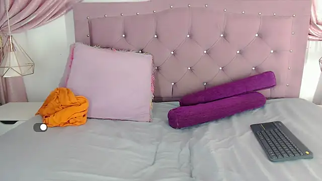 SexyJuliii21 online show from 12.29.24