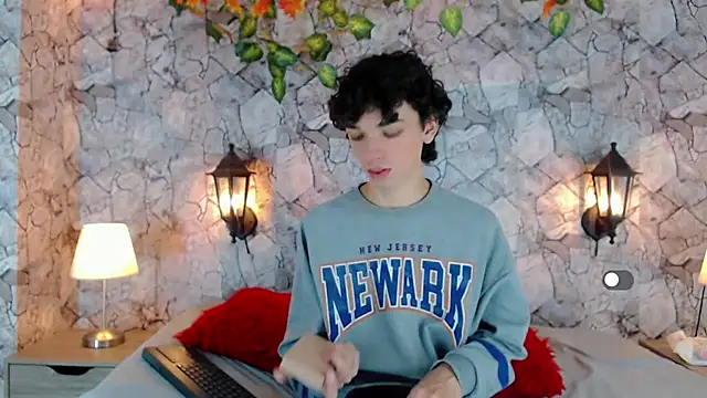 SexyJuliii21 online show from 02.04.25