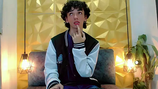 SexyJuliii21 online show from 02.05.25