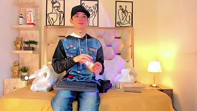 SexyJuliii21 online show from 09.24.25