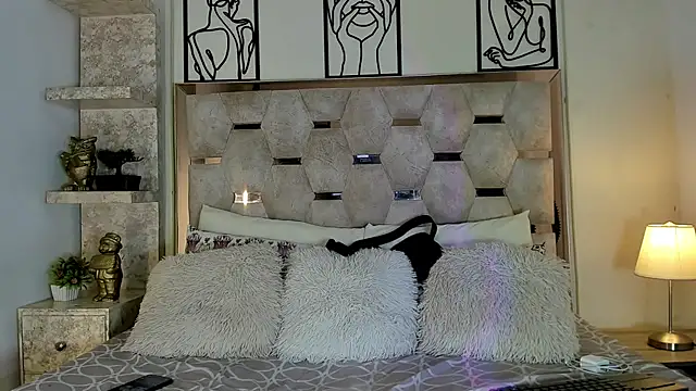 SexyJuliii21 online show from 10.13.25