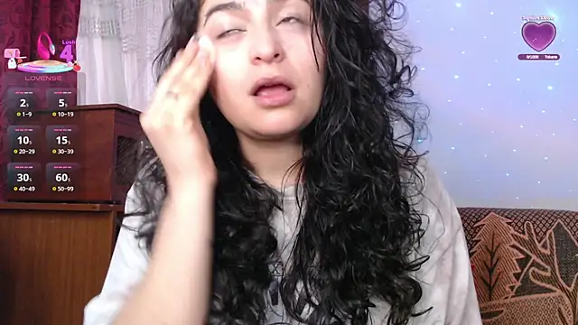 Snapshot of Marci_owo chatting on 09.20.25 Marci owo online show from 09.20.25