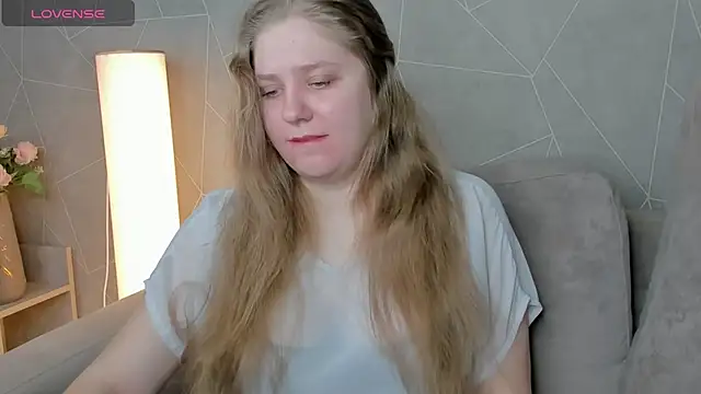 Megan Violer online show from 12.12.24