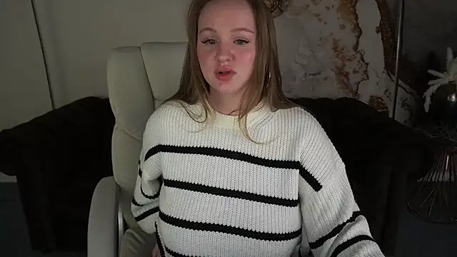 LylaYeess online show from 12.11.24
