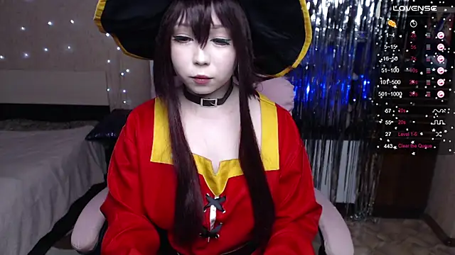 Snapshot of Vanessa_AmiX chatting on 12.19.24 Vanessa AmiX online show from 12.19.24