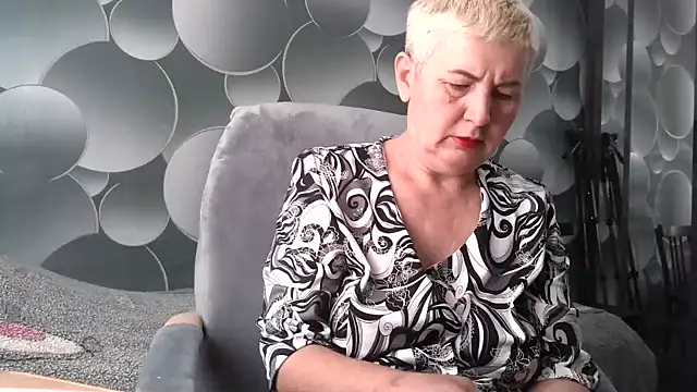 NicoleOlla online show from 10.08.25