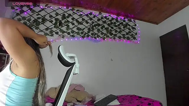 Snapshot of Pucaa_ chatting on 06.30.26 Pucaa online show from 06.30.26