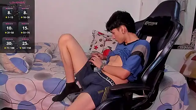 Snapshot of cute_diego_ chatting on 10.03.25 cute diego online show from 10.03.25