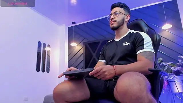 Liam Kleiin online show from 10.10.25