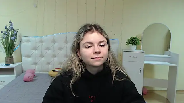 TinaRedly online show from 01.28.25