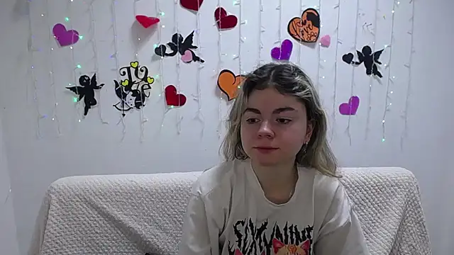 TinaRedly online show from 02.12.25