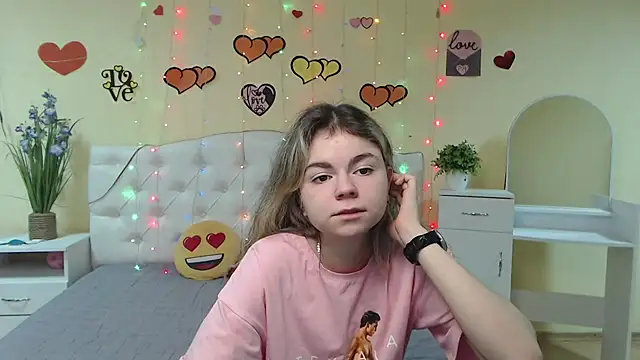 TinaRedly online show from 02.16.25