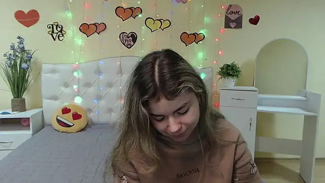 TinaRedly online show from 02.16.25