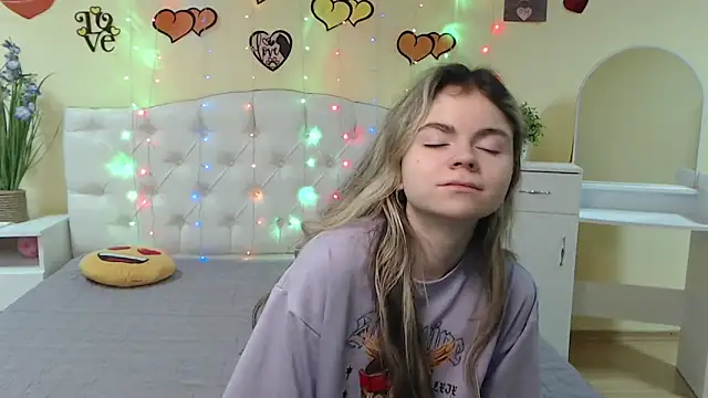 TinaRedly online show from 02.18.25