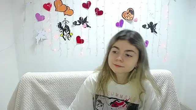 TinaRedly online show from 02.28.25