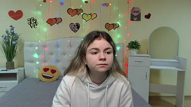 TinaRedly online show from 03.05.25