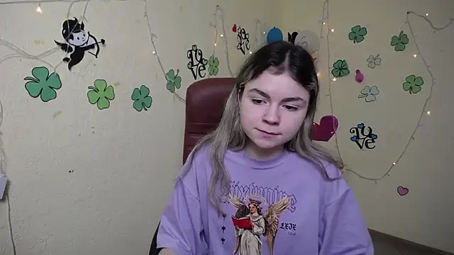 TinaRedly online show from 03.14.25