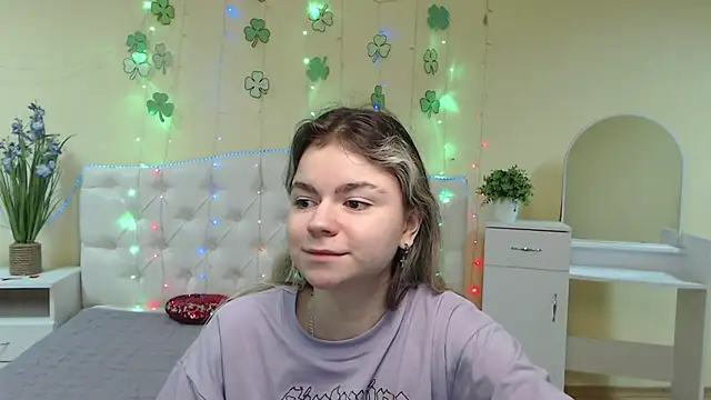 TinaRedly online show from 03.15.25