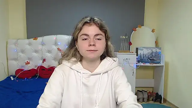 TinaRedly online show from 11.23.25