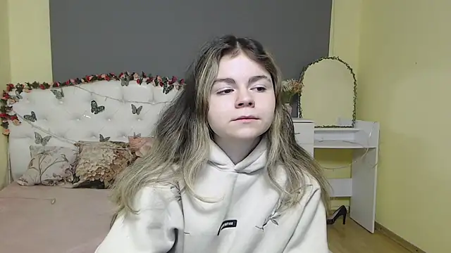 TinaRedly online show from 02.25.26