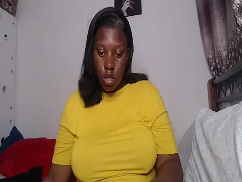 Snapshot of Whimsicalwillow chatting on 10.18.25 Whimsicalwillow online show from 10.18.25