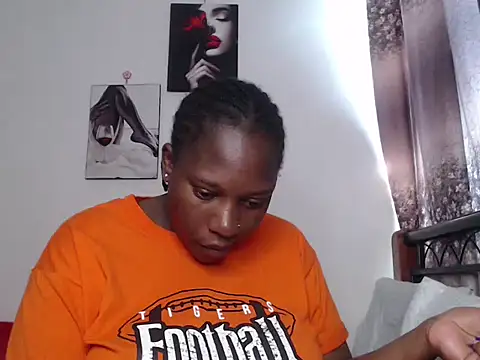 Snapshot of Whimsicalwillow chatting on 10.30.25 Whimsicalwillow online show from 10.30.25