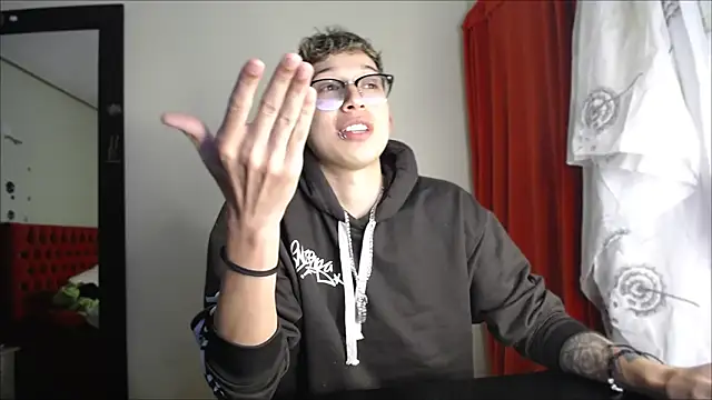  Thomas hot  online show from 12.23.24