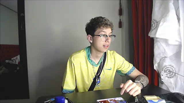  Thomas hot  online show from 12.26.24
