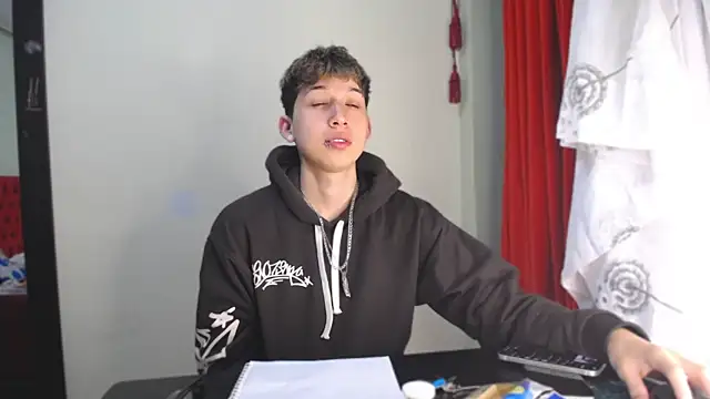  Thomas hot  online show from 12.29.24