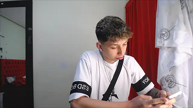  Thomas hot  online show from 01.07.25