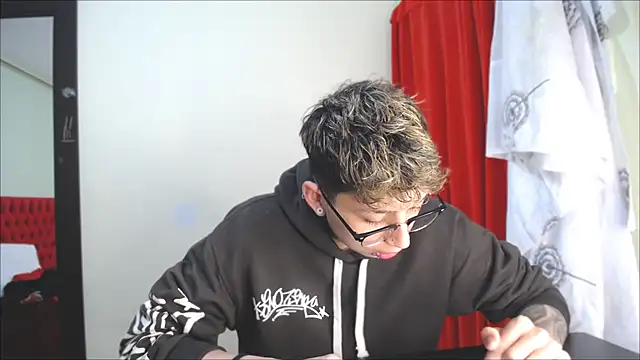  Thomas hot  online show from 01.23.25